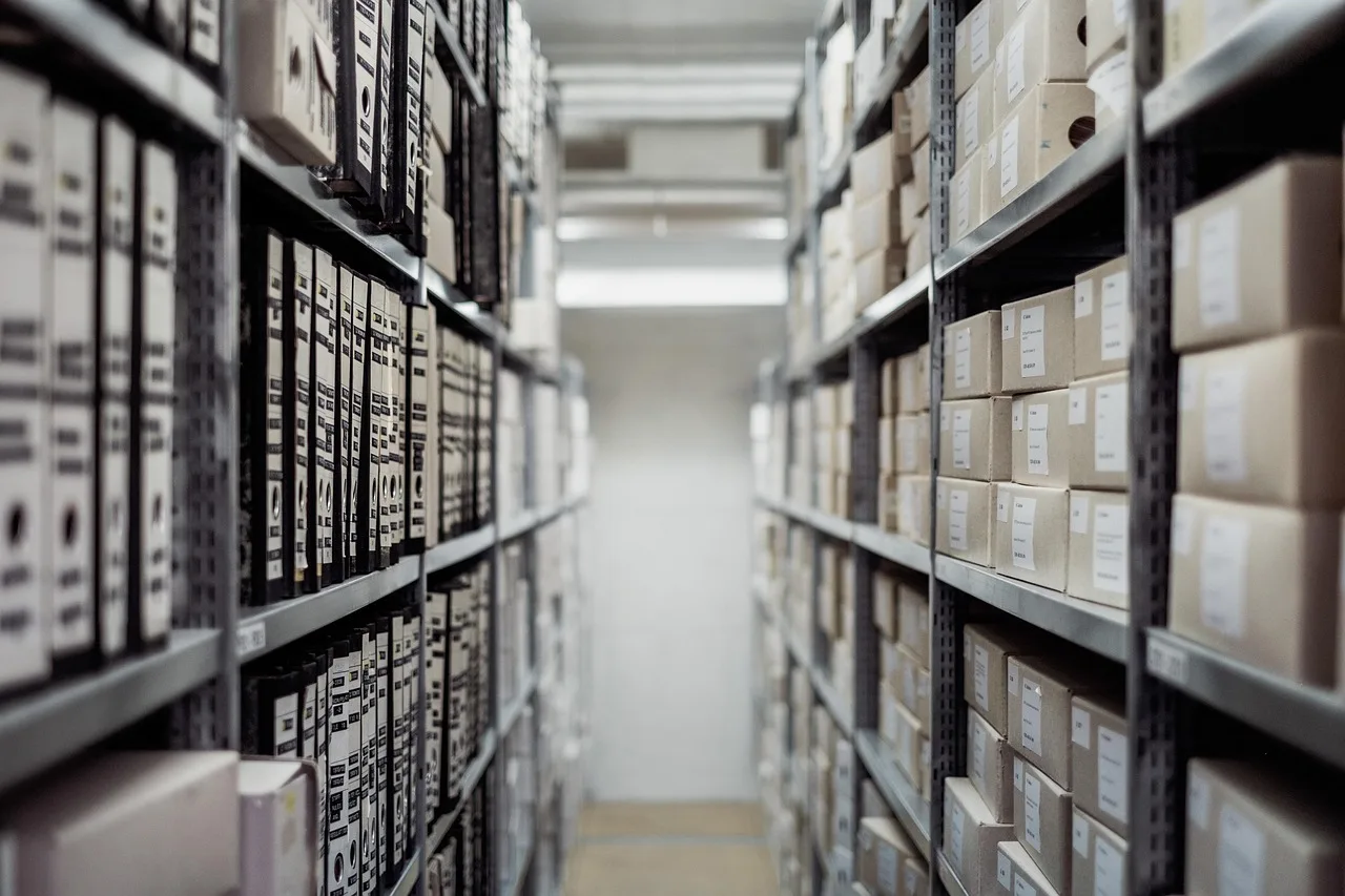 archive, boxes, shelf, folders, documents, data, storage, rack, row, stock, business, warehouse, depth of field, archive, data, storage, warehouse, warehouse, warehouse, warehouse, warehouse. How to choose customer data platforms: review criteria
