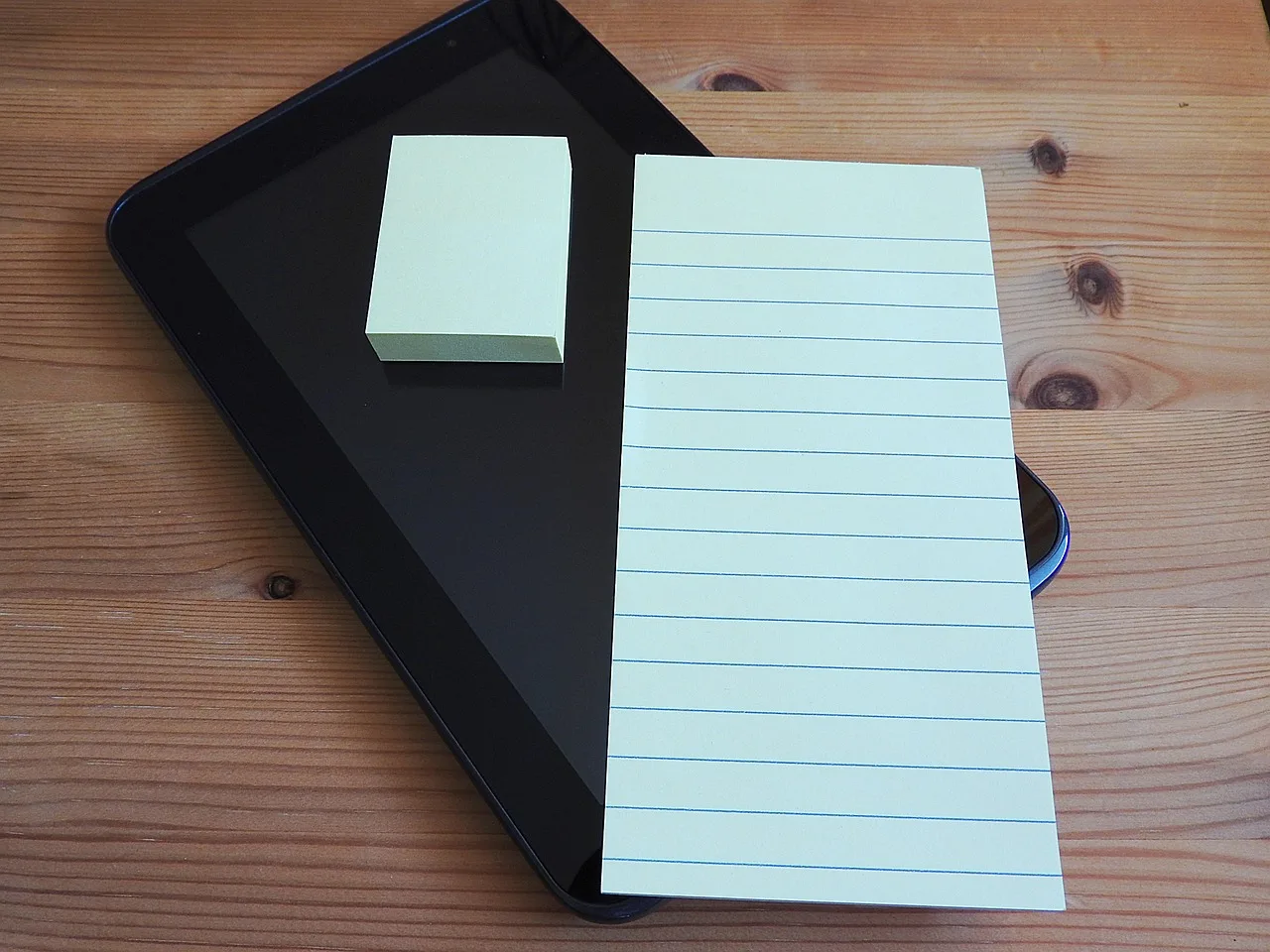 tablet, stickies, adhesive note. 8 details of marketing operations benchmarks people miss